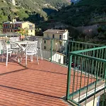 Macaia Family With Ac Vernazza