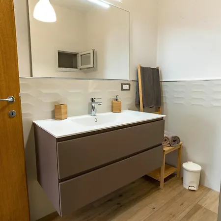 Macaia Family With Ac *