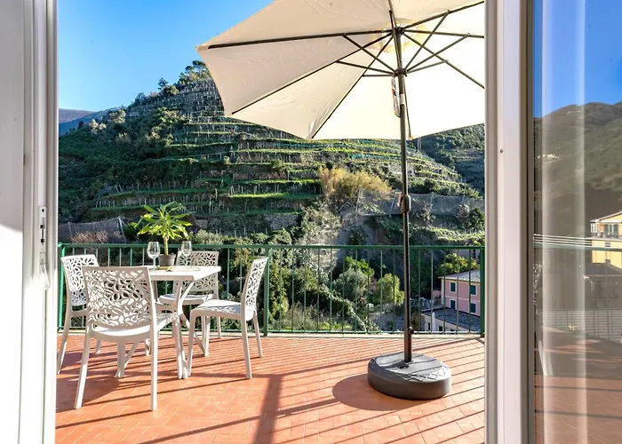 Macaia Family With Ac *